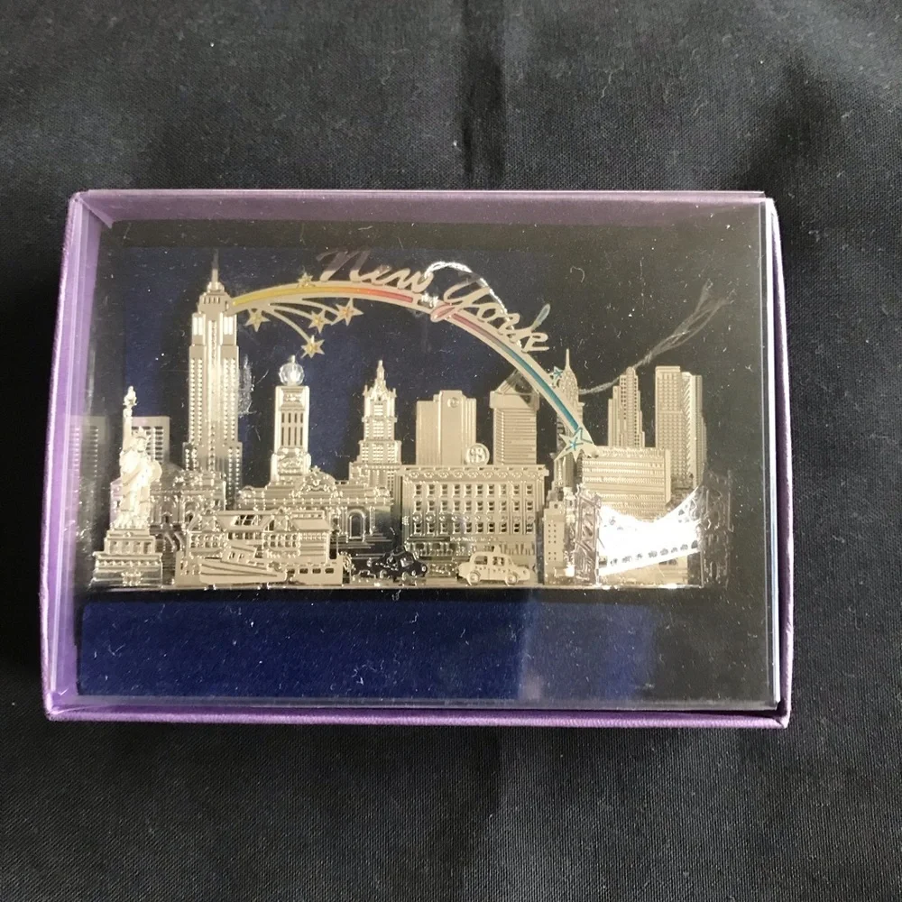 Too Hands -  Stainless Steel New York Skyline Ornament Decor